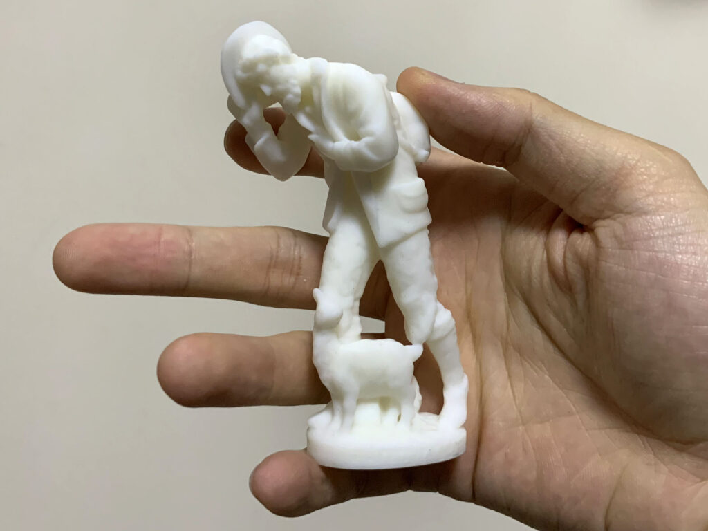 原本1/3比例縮小的固化樹脂3D打印模型